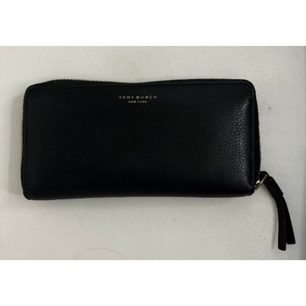 Tory Burch Signature Logo Continental Wallet ONE owner  Black Leather Card slots